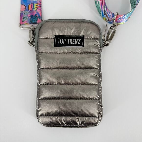 Top Trenz Silver Puffer Crossbody Cell Phone Bag with Graphic Print Strap - Picture 3 of 7